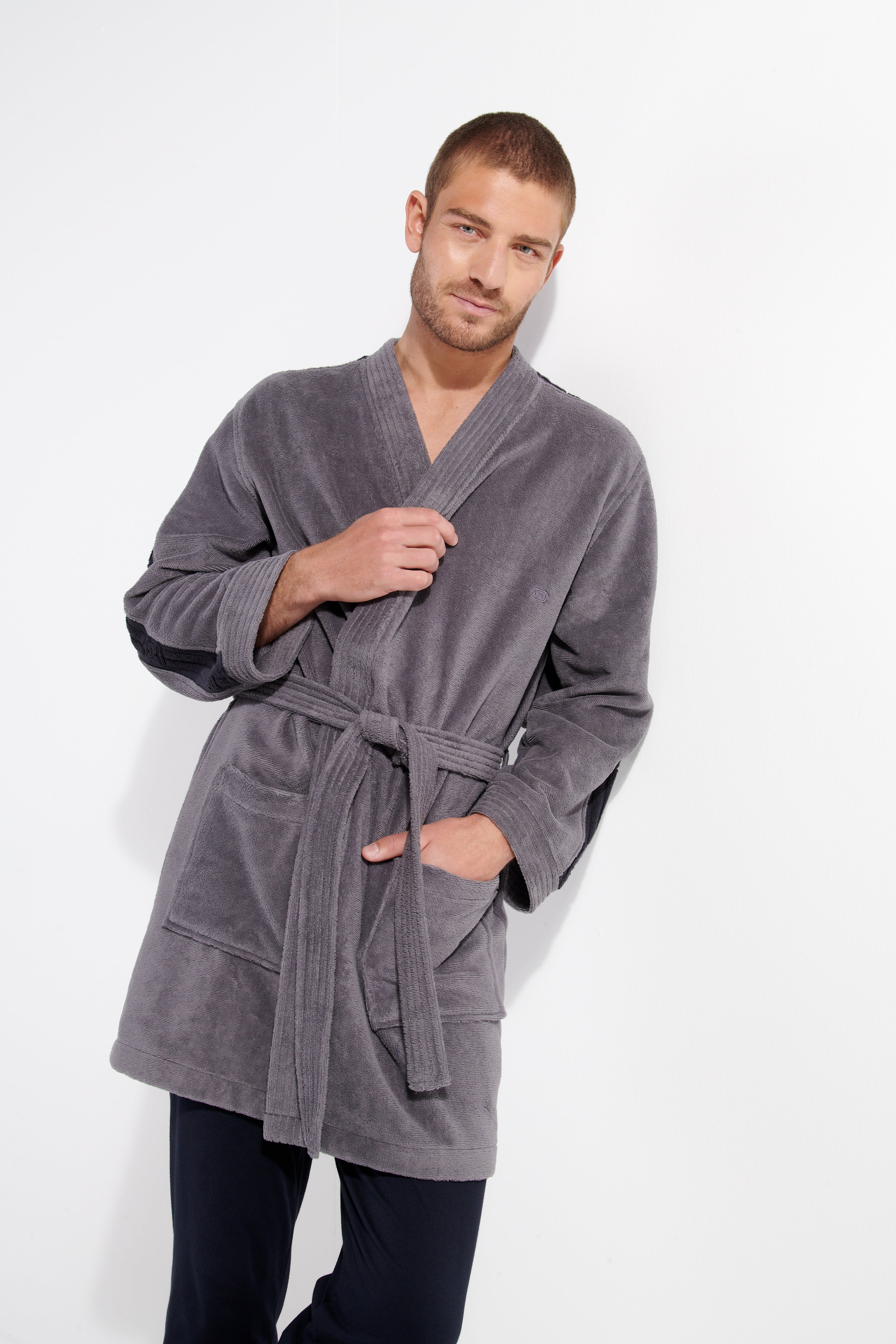 402726 Preston Bathrobe - 00ZU Grey